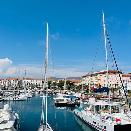Lot 2 Rdc A Pied Gare Plages Restos アパート Saint-Raphaël